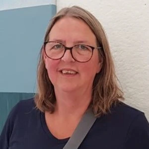 Mona Jensen: tilknyttet August Art