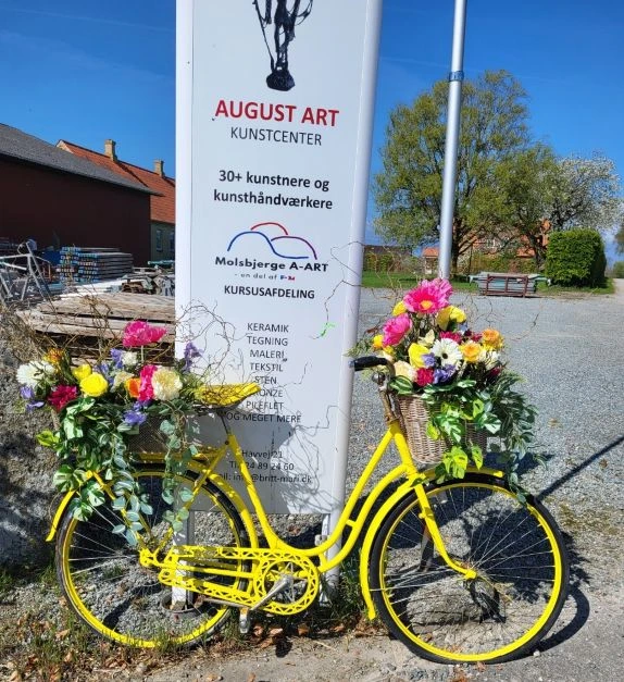Gul cykel: sommerblomster
